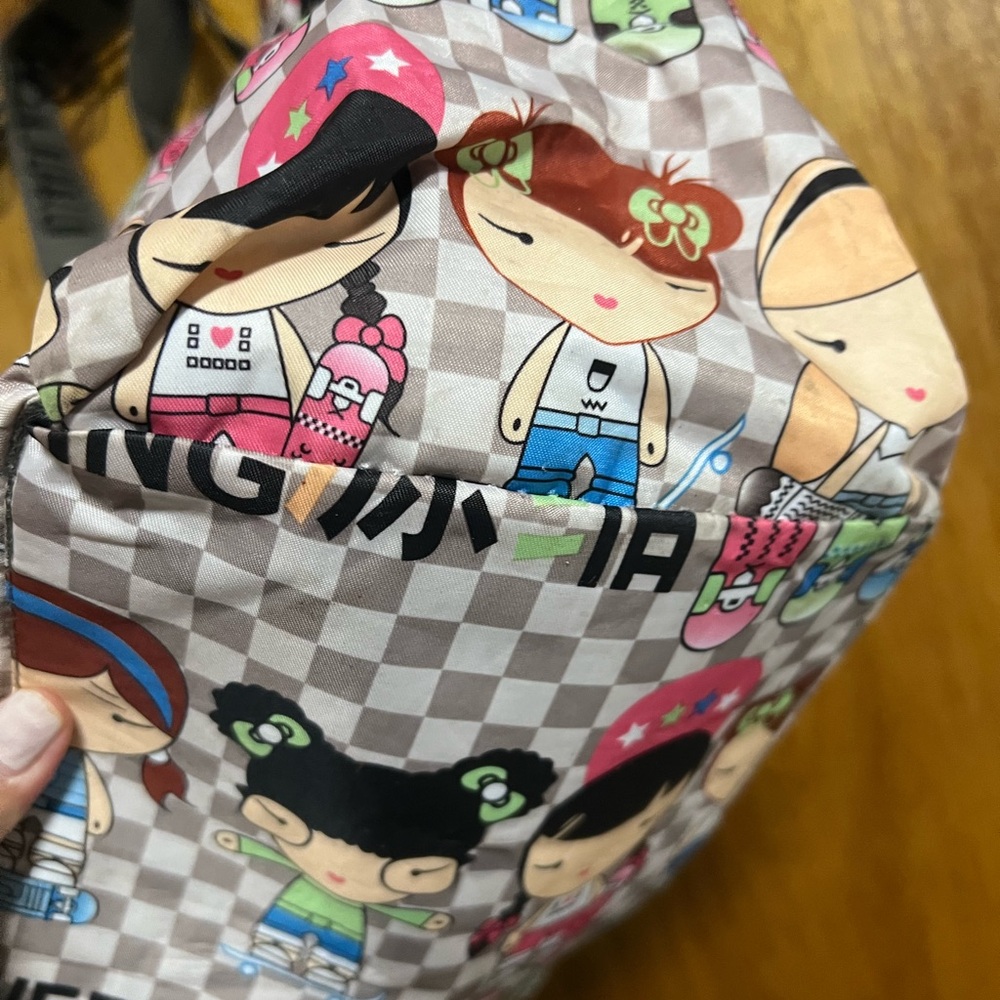 Harajuku Lovers Flower Spring Travel Tote - Picture 3 of 8